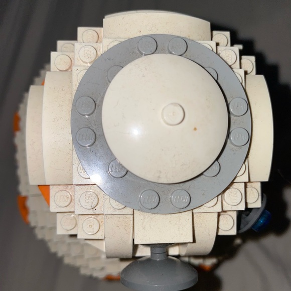 BB-8 Lego Set 75187 does not include box or stand but has all Lego parts - Picture 2 of 7